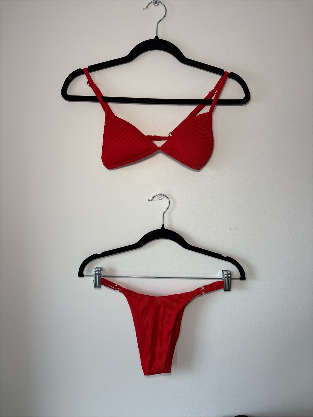 Women’s Red Ribbed Bikini Set - Sleek Two-Piece Swimwear